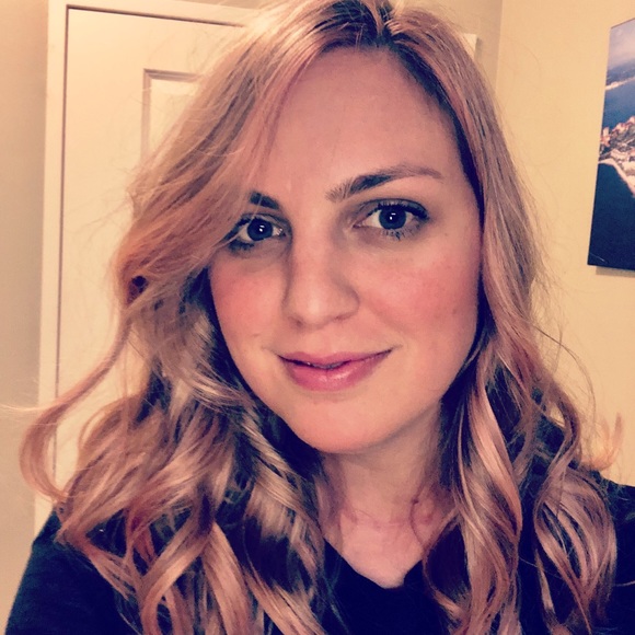 Meet your Posher, Christina - Picture 1 of 1